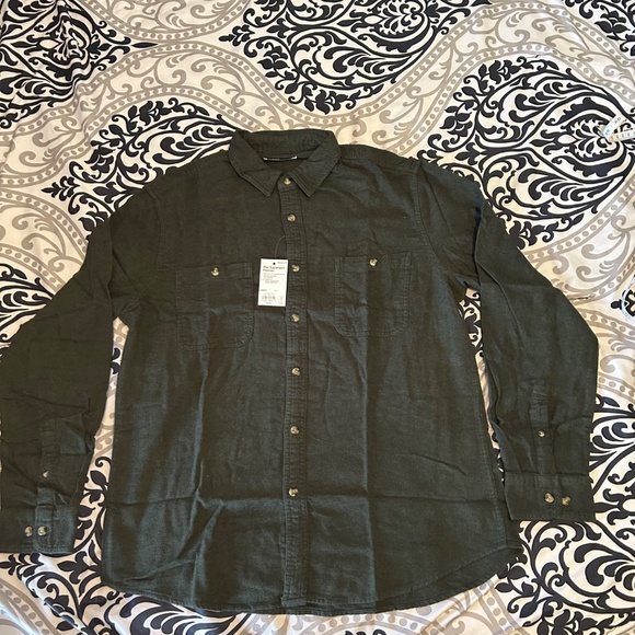 Men's L Sonoma Flannel in Dark Green - Picture 2 of 4